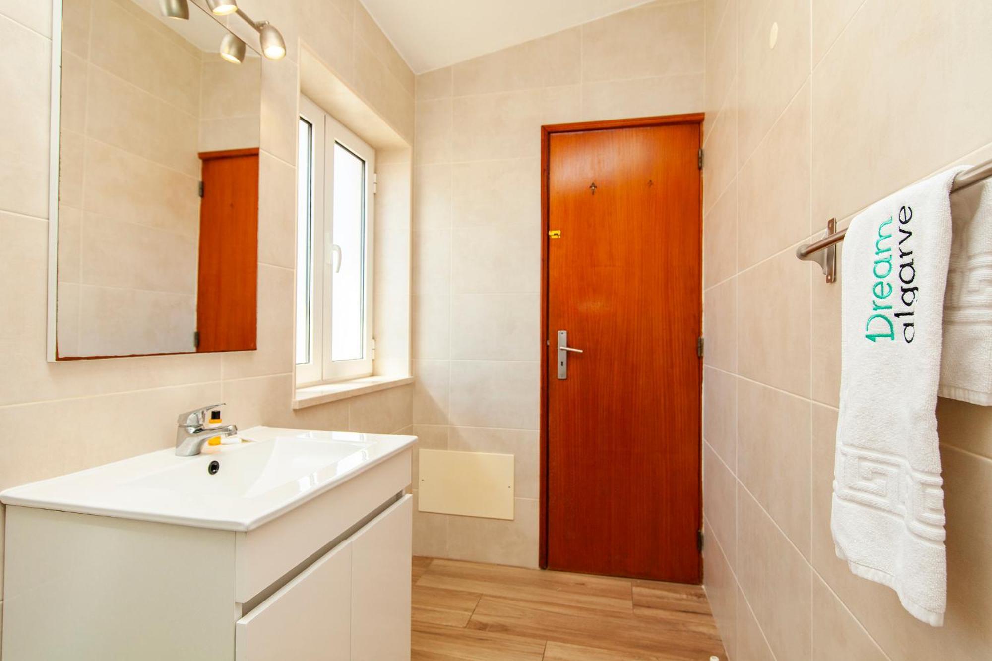 A38 - Rising Sun Top-Floor Flat Lagos Eksteriør bilde